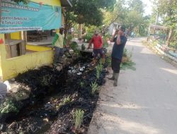 Warga Kedunglor Bergotong Royong Bersihkan Saluran Air  Demi Cegah DBD Warga Dusun ll