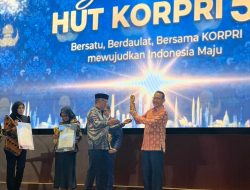 Perintis BPJS Kesehatan, Fachmi Idris, Raih Life Achievement KORPRI Award