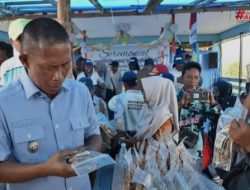 Bupati Bulungan, Syarwani Hadiri Seremonial Penempatan 55 KK Transmigran Lokal di Balai UPT Tanjung Buka SP 10 Tanjung Palas Tengah