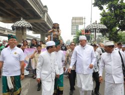 Pawai Ogoh-Ogoh Meriah, Tri Adhianto Gaungkan Harmoni di Nyepi Bekasi