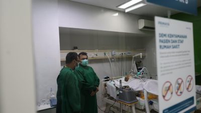 Wakil Walikota Harris Bobihoe Kembali Jenguk Korban Ledakan Cimuning Minta Tim Dokter untuk Lakukan Perawatan Terbaik 