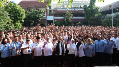 Wakil Wali Kota Bekasi Dampingi Menko Pangan Sosialisasikan Program MBG dan Tinjau Pasar Murah
