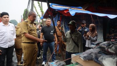 Penataan dan Penertiban Pasar Baru, Tri Adhianto Minta Para Pedagang Patuh dan Tidak Ada Pihak yang Menghambat Kebijakan