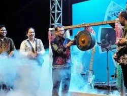 Bupati Malinau, Wempi W. Mawa Apresiasi Penyerahan Bantuan Pasang Baru Listrik bagi Masyarakat Desa Tanjung Nanga