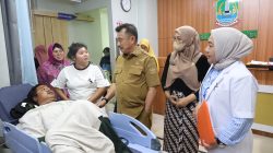 Wakil Wali Kota Bekasi Jenguk Korban Kecelakaan Cut Mutia, Pemkot Bekasi Pastikan Korban Mendapat Perawatan dan Santunan