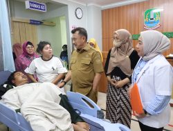 Wakil Wali Kota Bekasi Jenguk Korban Kecelakaan Cut Mutia, Pemkot Bekasi Pastikan Korban Mendapat Perawatan dan Santunan