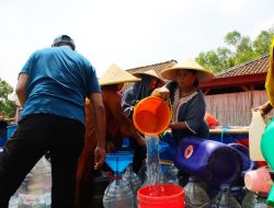 BPBD Kabupaten Bekasi Terus Optimalkan Pendistribusian Air Bersih Sebanyak 9,7 juta liter ke Masyarakat Dampak Kekeringan yang Meluas